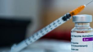 AstraZeneca, seconda dose e rischio trombosi: le news