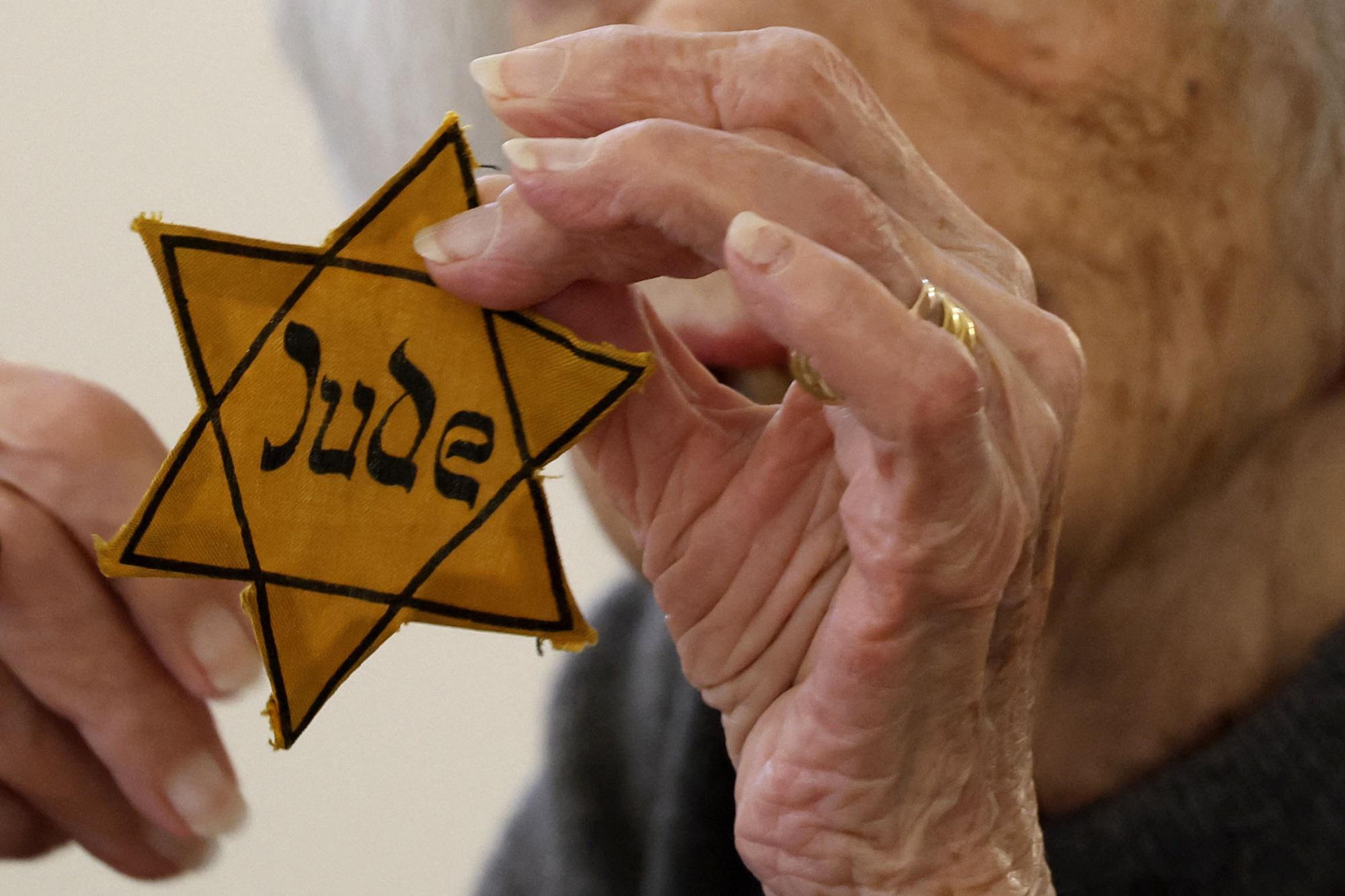 Attacchi ad ebrei in Francia, oggi a Parigi marcia contro l'antisemitismo