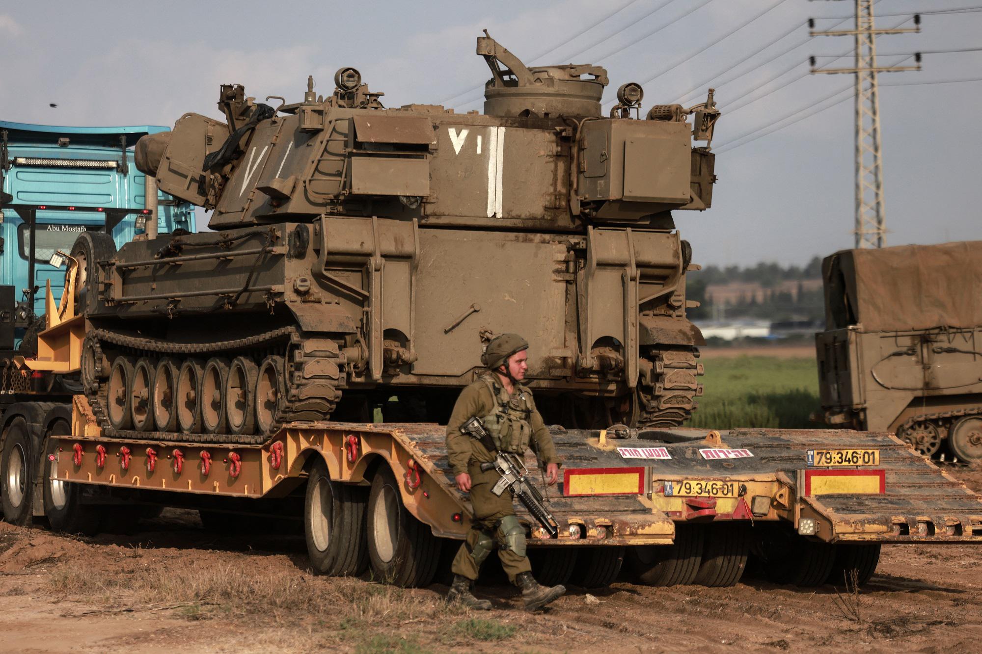 Attacco Hamas, Israele manda i carri armati a Gaza - Video