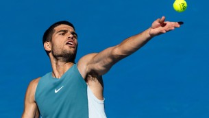 Australian Open, Alcaraz ai quarti: Draper costretto a ritirarsi durante l'incontro