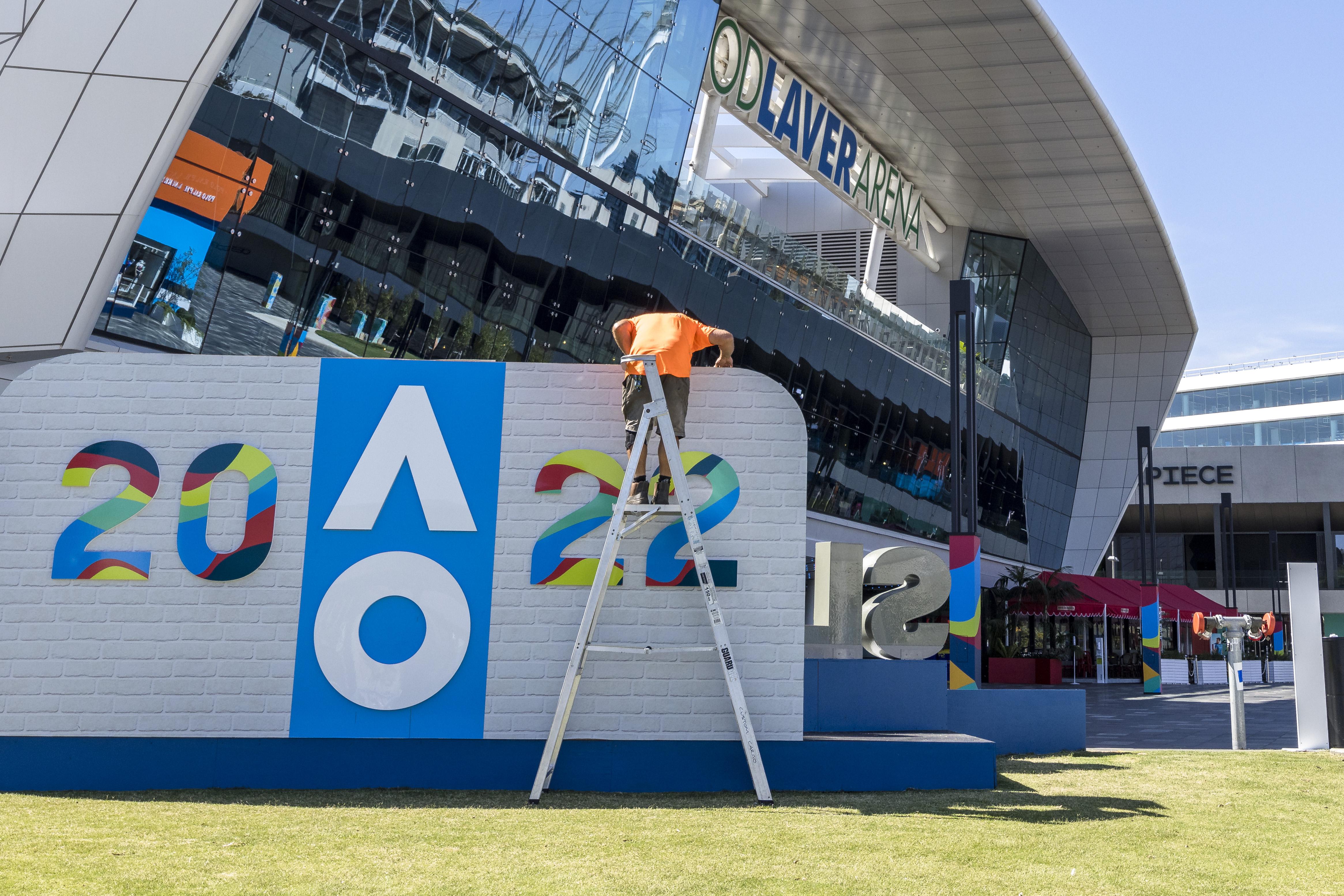 Australian Open, azzurro Caruso giocherà al posto di Djokovic