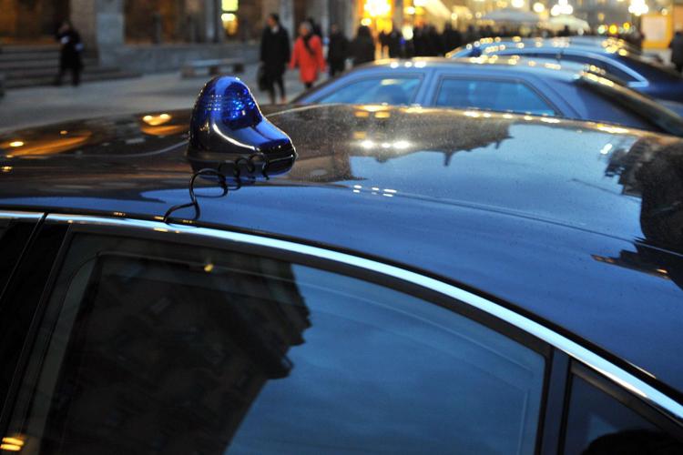Auto blu sono aumentate nel 2021: sono quasi 30mila