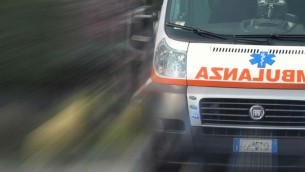 Auto si schianta contro un albero, morti due ventenni a Roma
