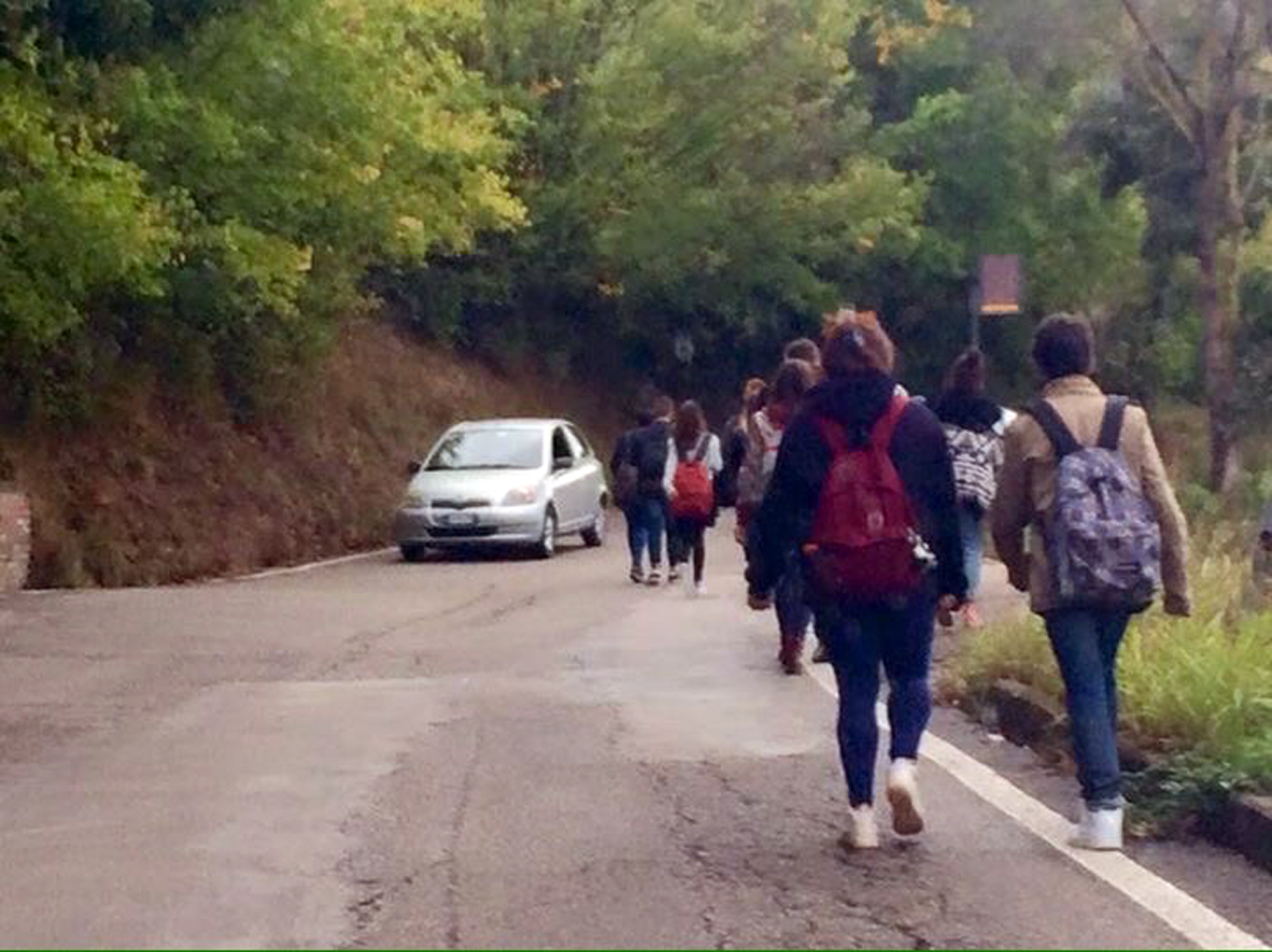 autobus-rotto-scuola-ragazzi