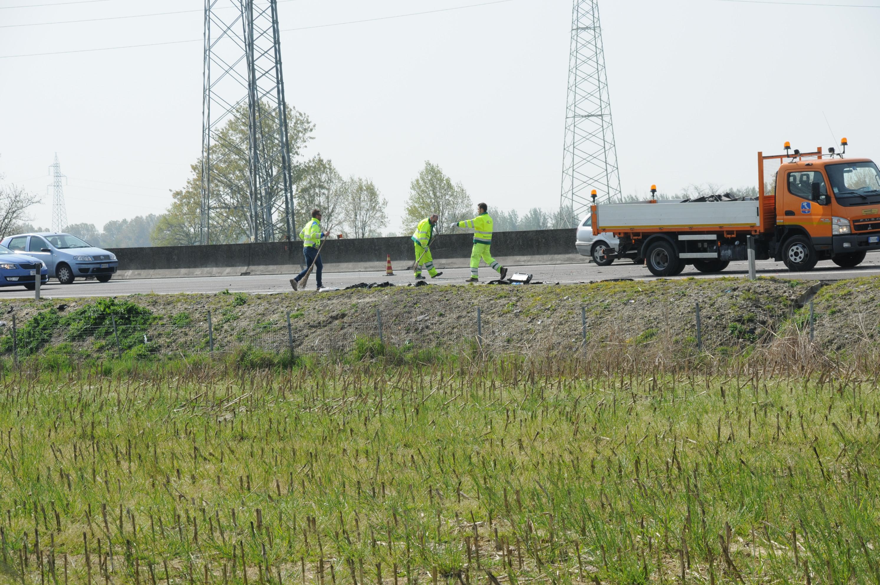 Autostrada A1, incidente: muore investito da Tir su piazzola di sosta