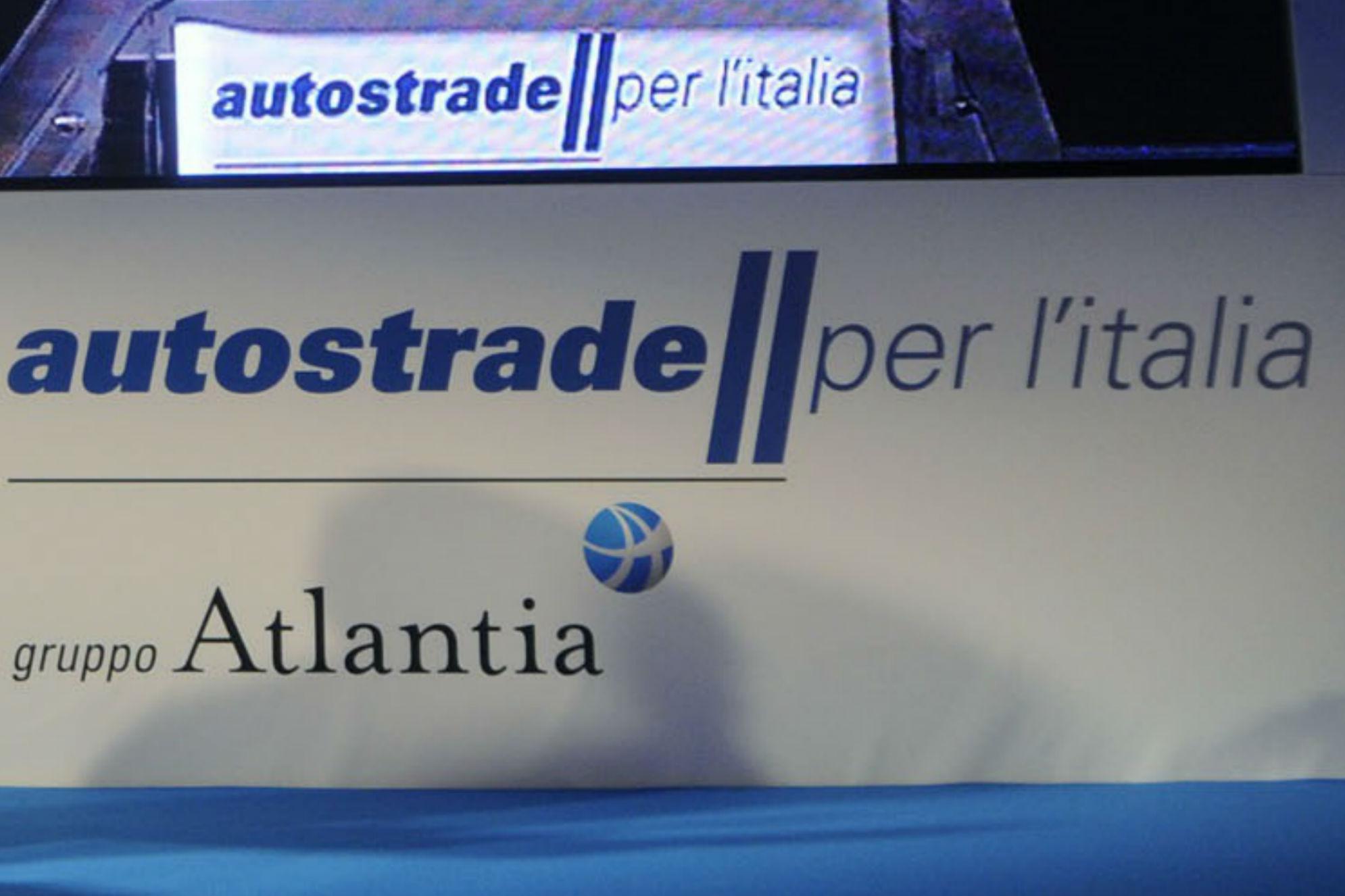 Autostrade tornano pubbliche, Atlantia accetta offerta Cdp-fondi