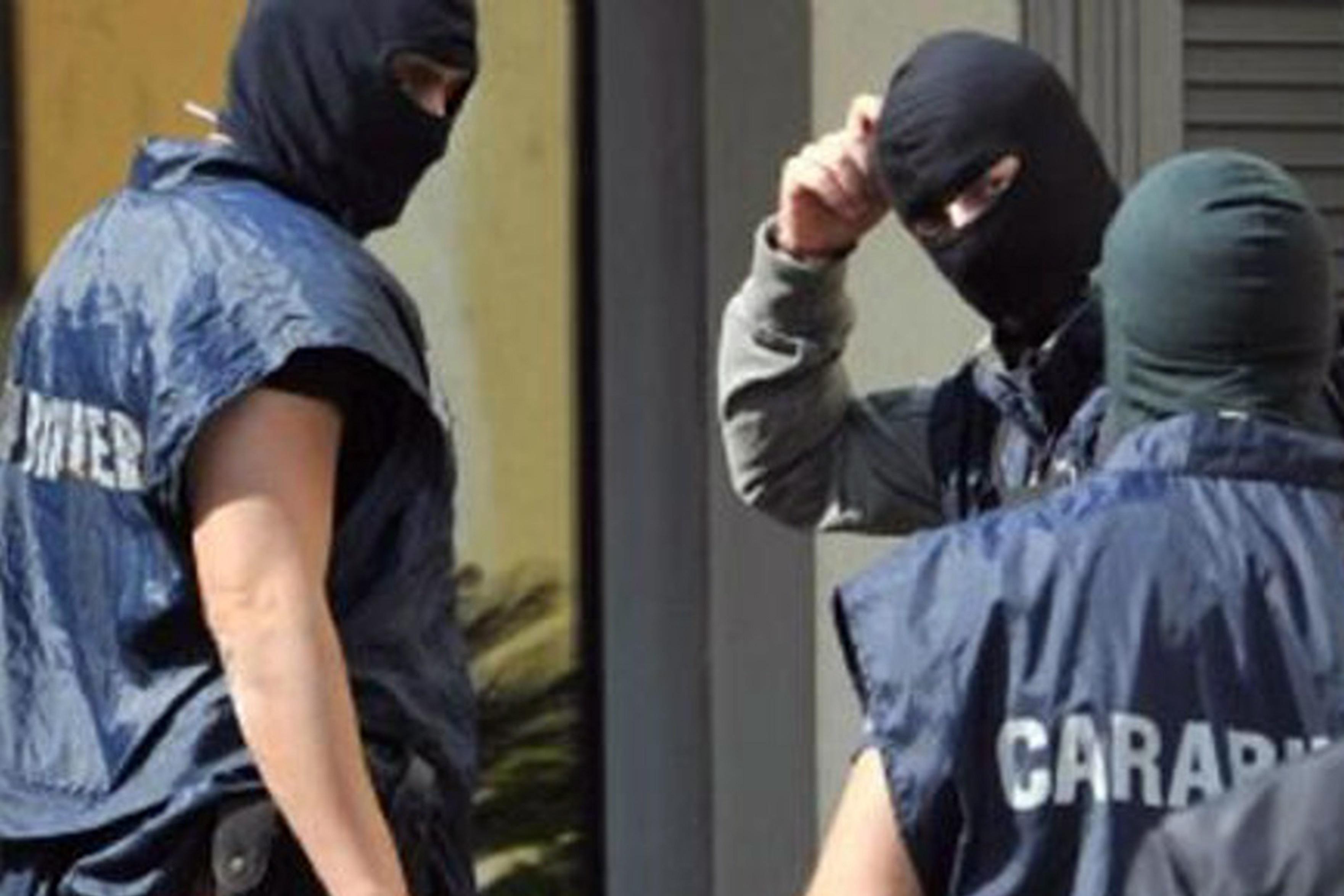 Avellino, ordigno al Centro Impiego: 2 arresti per terrorismo