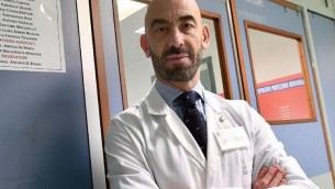 Aviaria, Bassetti: "Vigiliamo, virus si è riassortito e mutato"