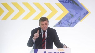 Azione, Calenda chiude il Congresso: "Meloni coraggiosa a venire"