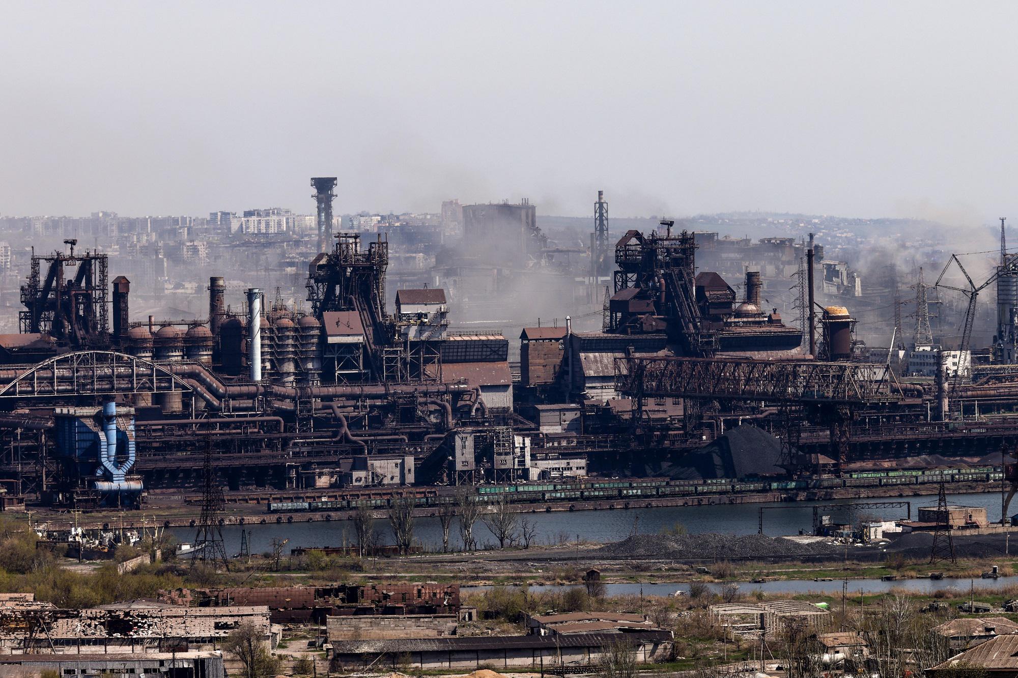 Azovstal, Kiev: trattative per evacuare feriti da acciaieria Mariupol