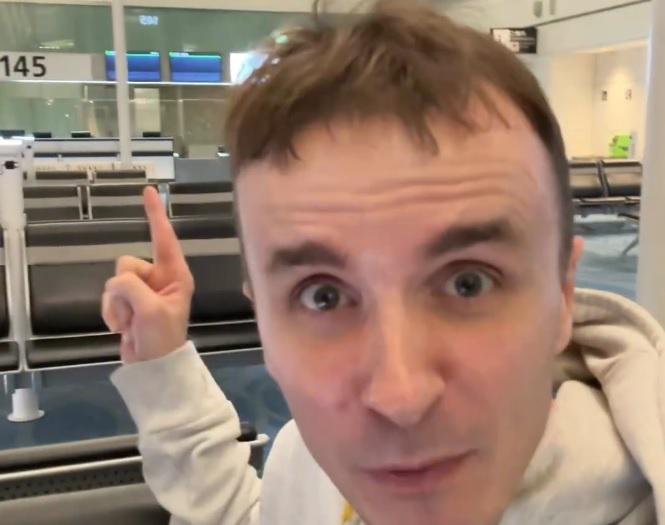 Bali al posto di Bari, l'influencer e il biglietto sbagliato: "Scalo a Giacarta era strano"