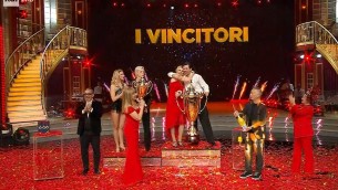 Ballando con le Stelle, Lucarelli attacca: "E' tutto un Costamagna, magna"
