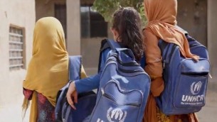 Bambini rifugiati, in 7,2 milioni sono esclusi dalla scuola: al via campagna Unhcr - Video