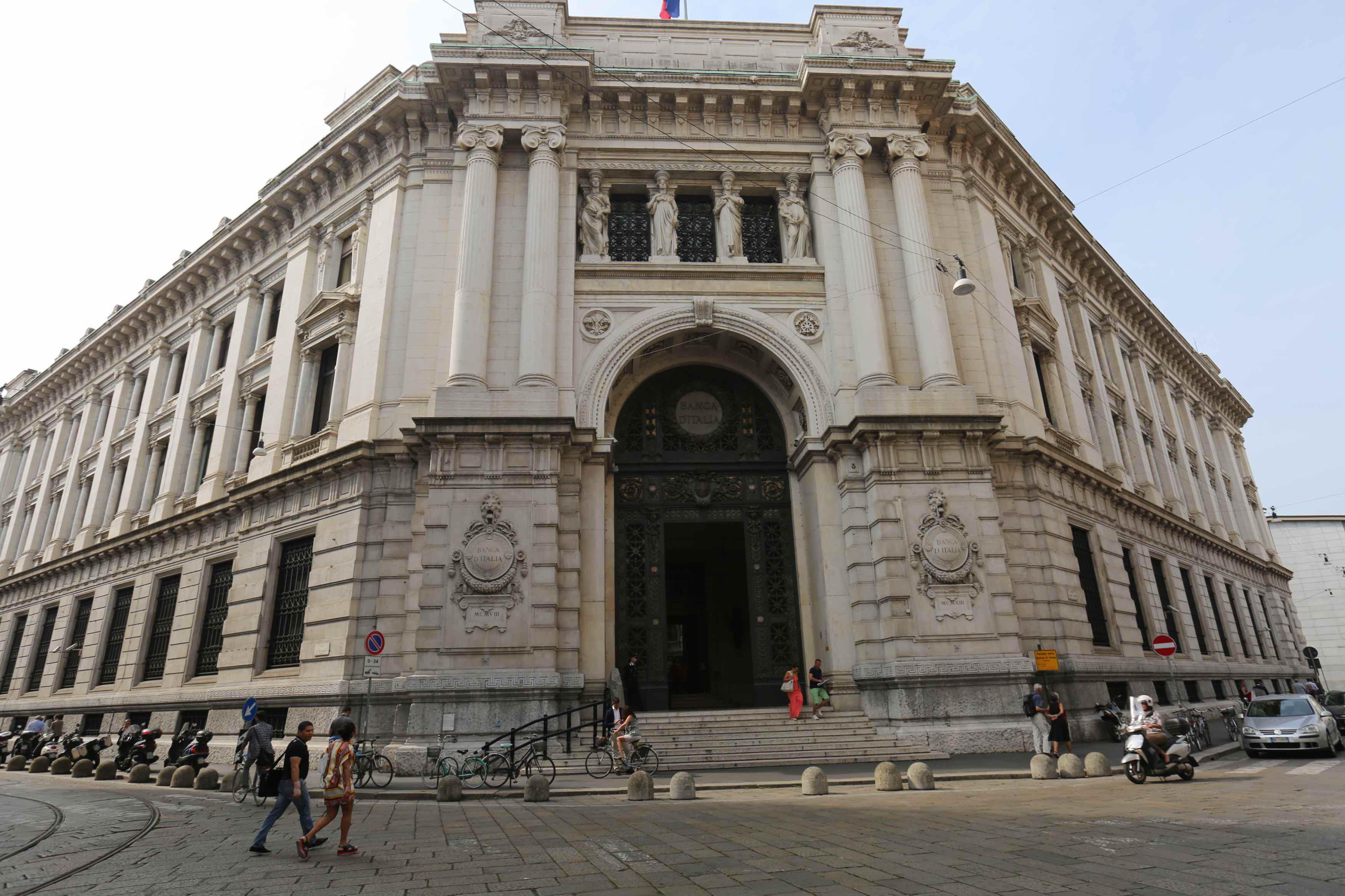 Bankitalia, i rapporti con le banche e la Bce: di chi è e a chi risponde
