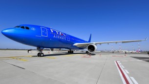 Barba, capelli e gioielli: le regole Ita Airways per piloti e hostess