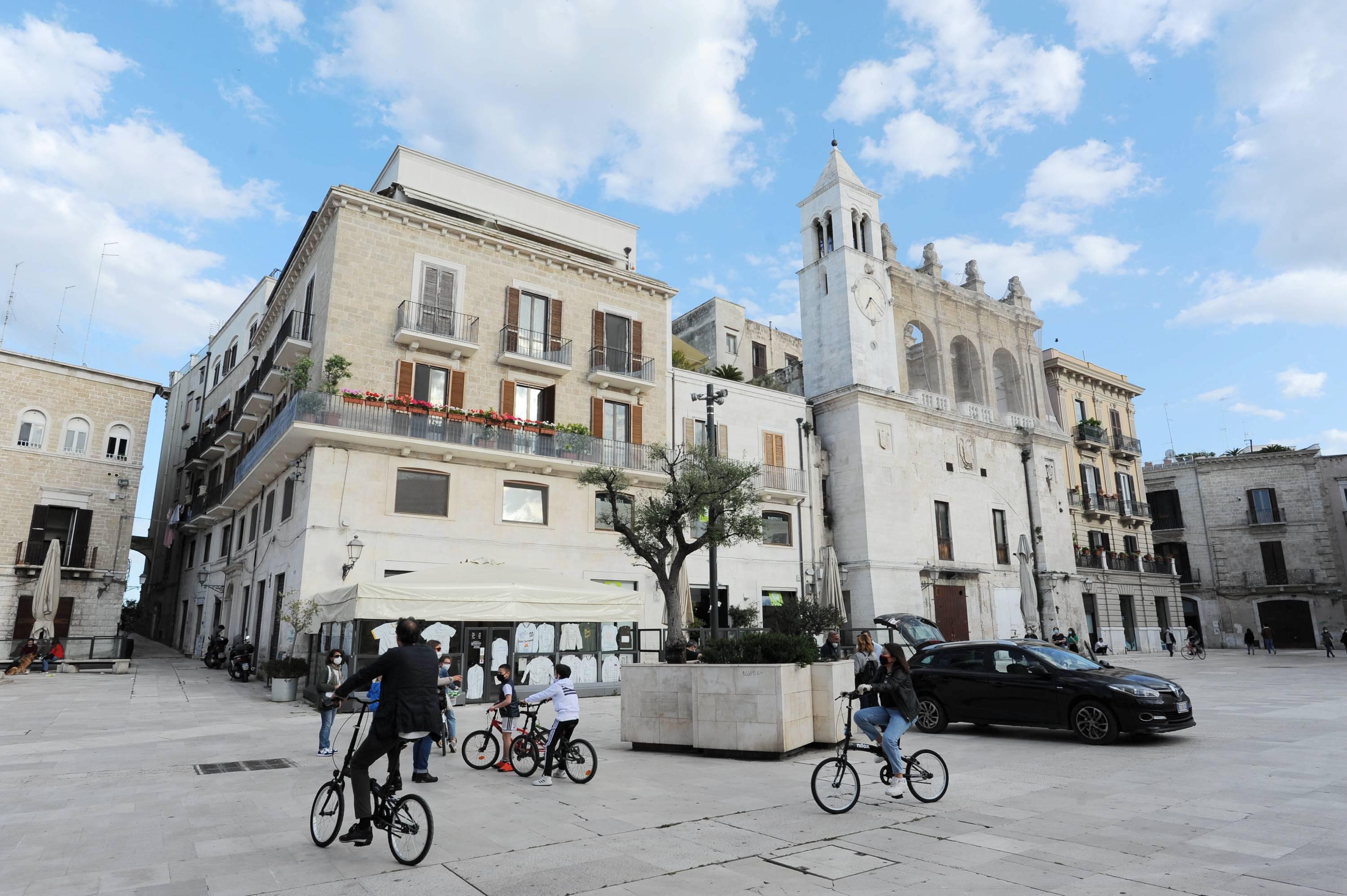Bari, ipotesi scioglimento Comune per intrecci mafia-politica