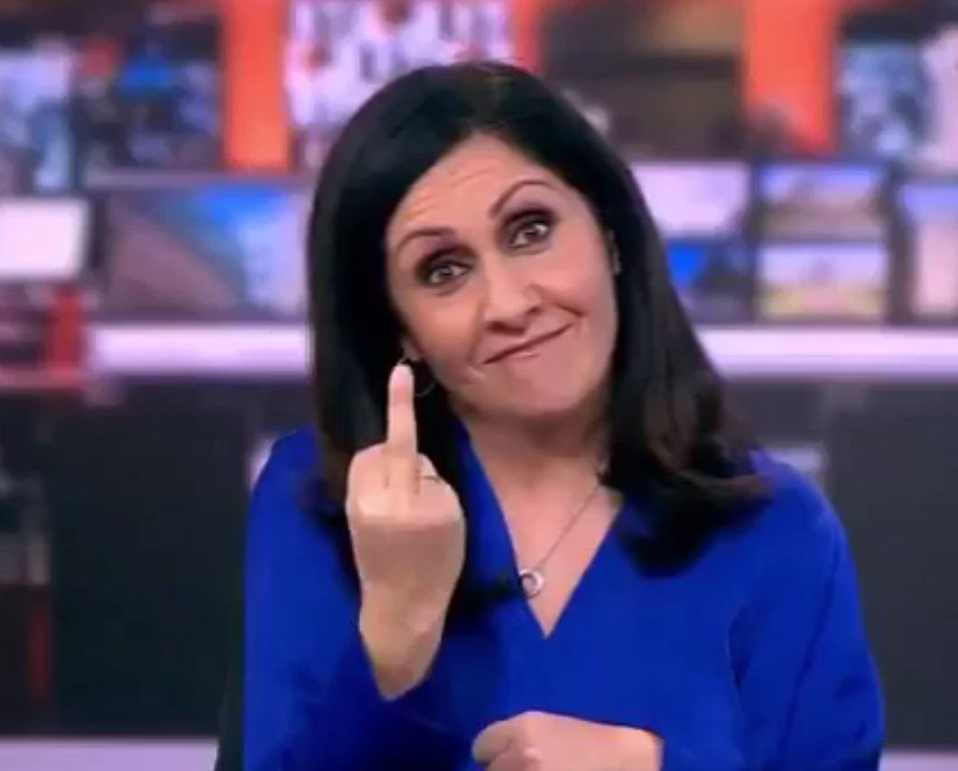 Bbc, tg comincia con dito medio: bufera su giornalista - Video