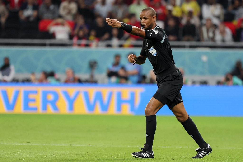 Belgio-Canada, 'show' dell'arbitro Sikazwe. E non è il primo...