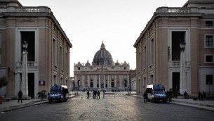 'Benedetto XVI dottore della Chiesa', pronto lo striscione per i funerali