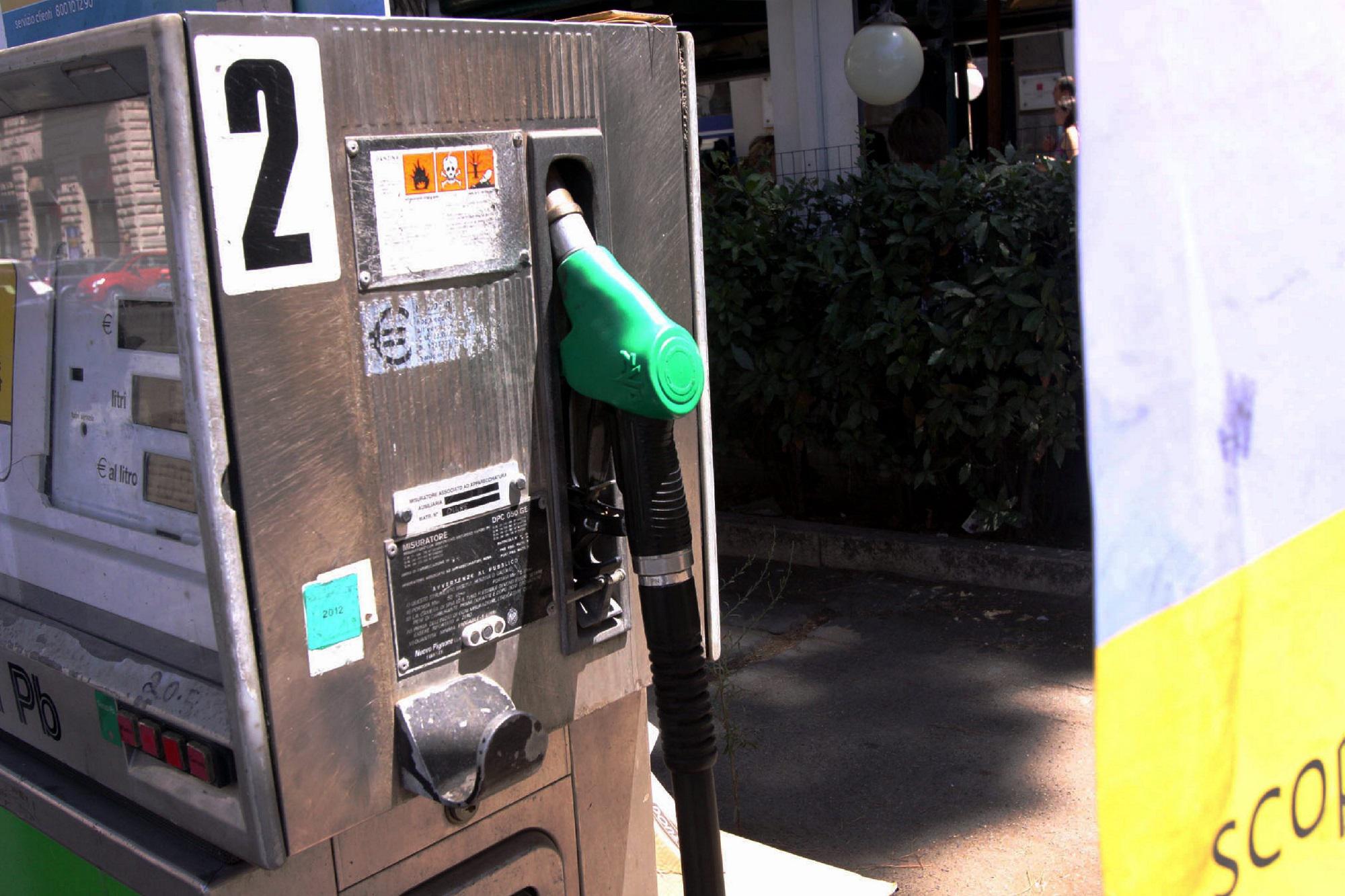 Benzina, oggi in rialzo medie dei prezzi