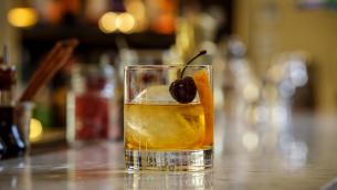 Bere una birra a Brescia può costare l'arresto fino a tre mesi