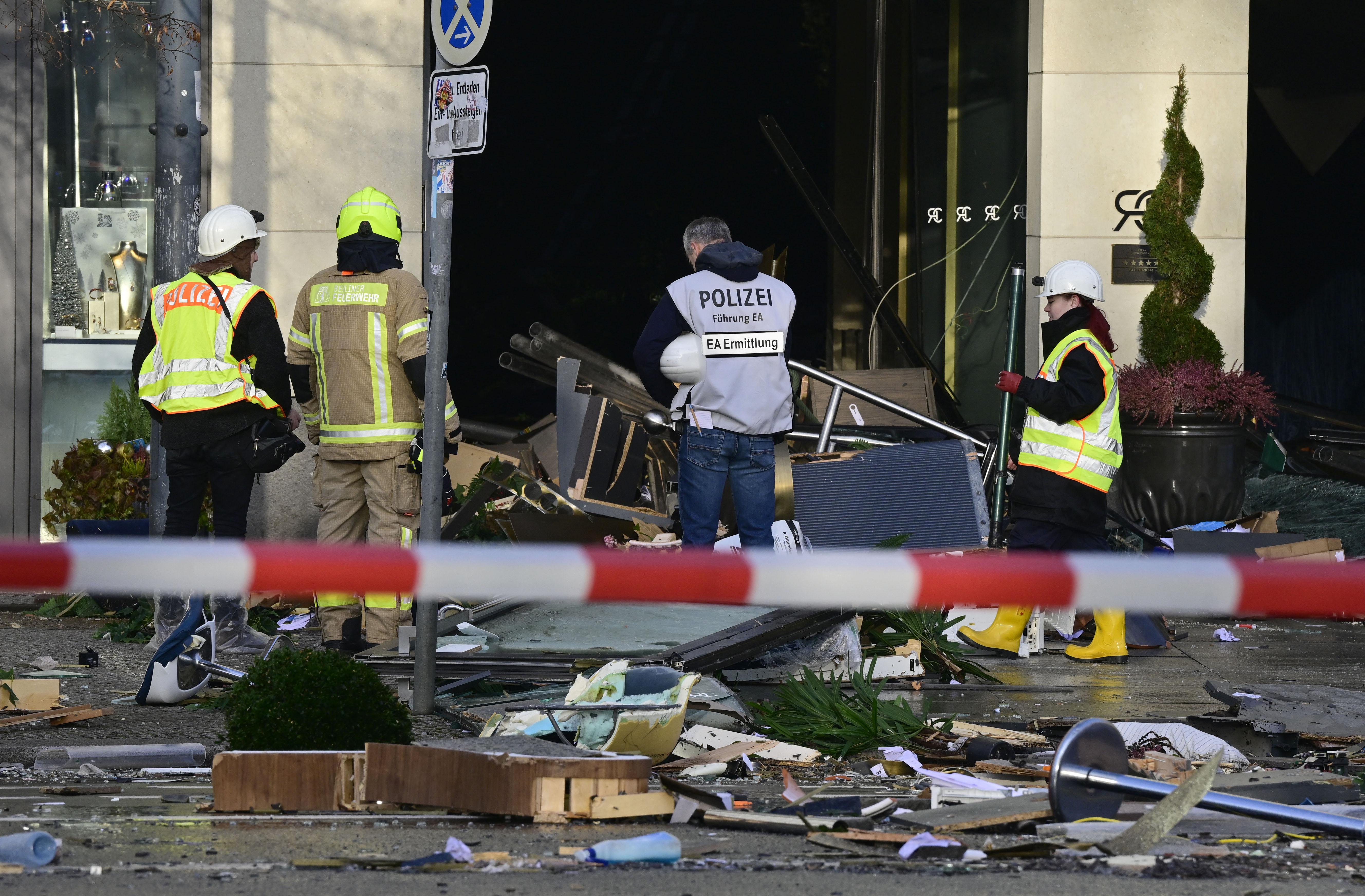 Berlino, esploso acquario con 1
