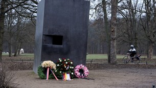 Berlino, vandalizzato memoriale per vittime gay del nazismo
