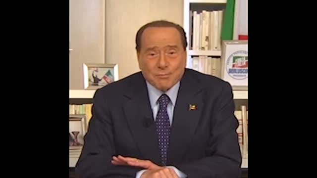 Berlusconi debutta su Tik Tok: "Ciao ragazzi, eccomi qua" - Video