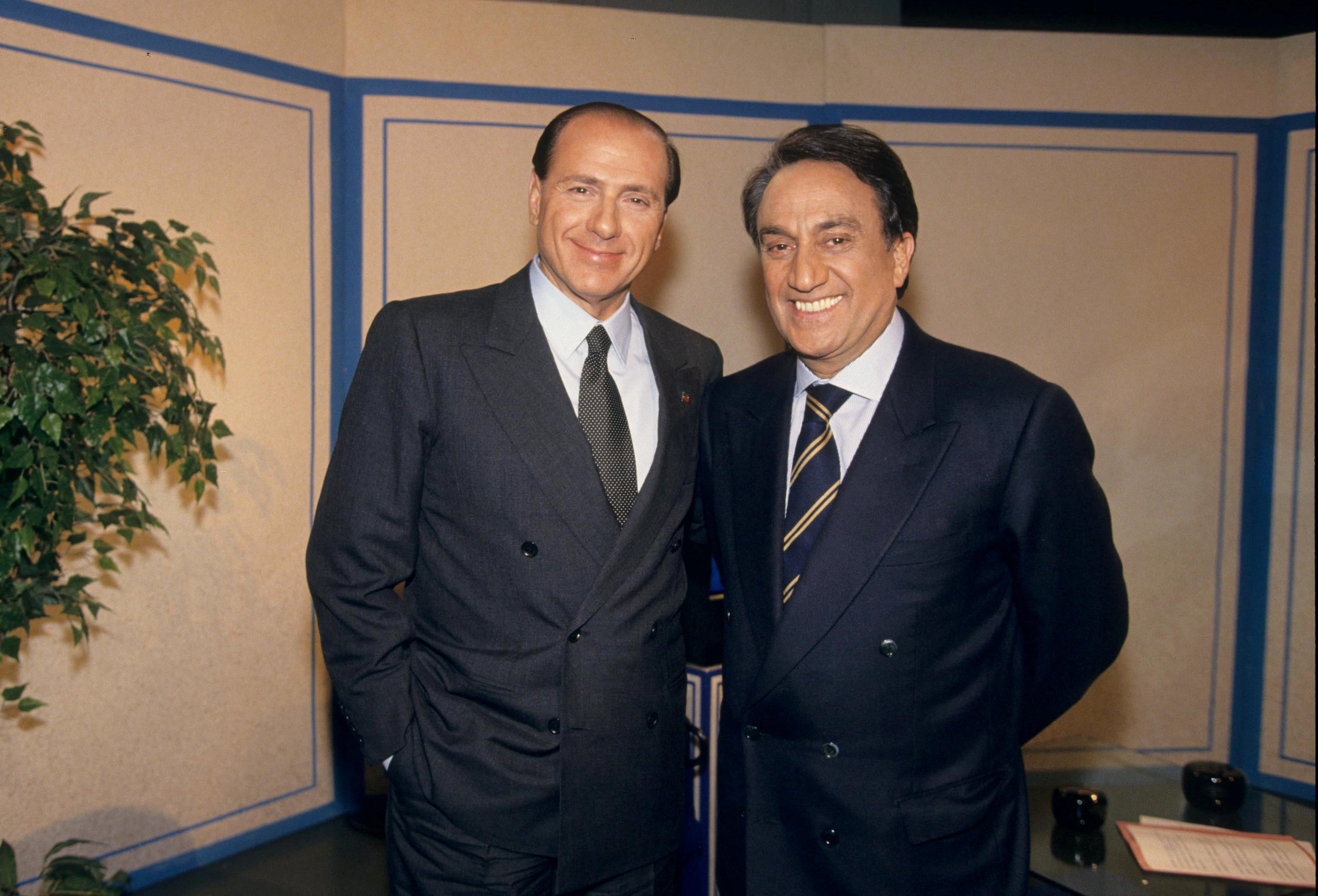 Berlusconi, Emilio Fede: "Io e lui come fratelli, abbiamo scritto pagina di giornalismo" - Video