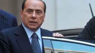 Berlusconi in terapia intensiva, la notizia fa il giro del mondo