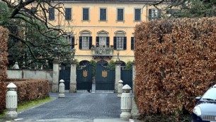 Berlusconi, in vendita patrimonio immobiliare ma non villa Arcore