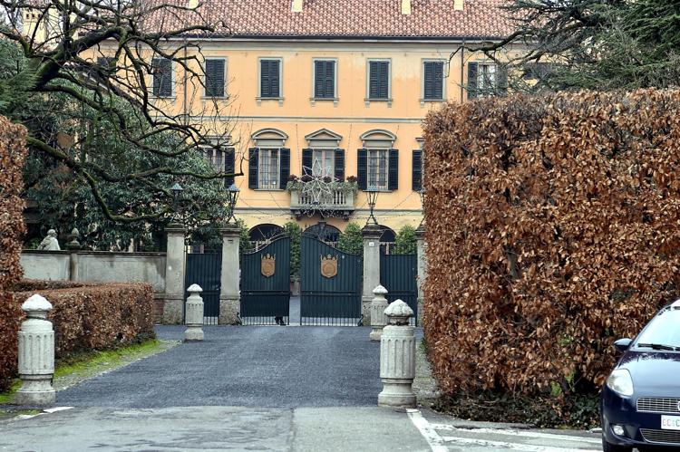 Berlusconi, in vendita patrimonio immobiliare ma non villa Arcore