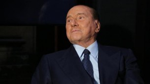 Berlusconi, quarta notte in ospedale