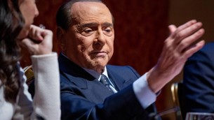 Berlusconi ricoverato: diagnosi leucemia da 2 anni, riacutizzazione a marzo