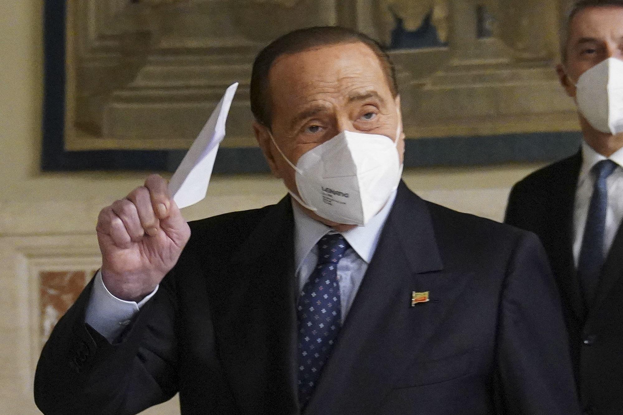 Berlusconi 'ritorna' sui social: "Sul fisco unici credibili"