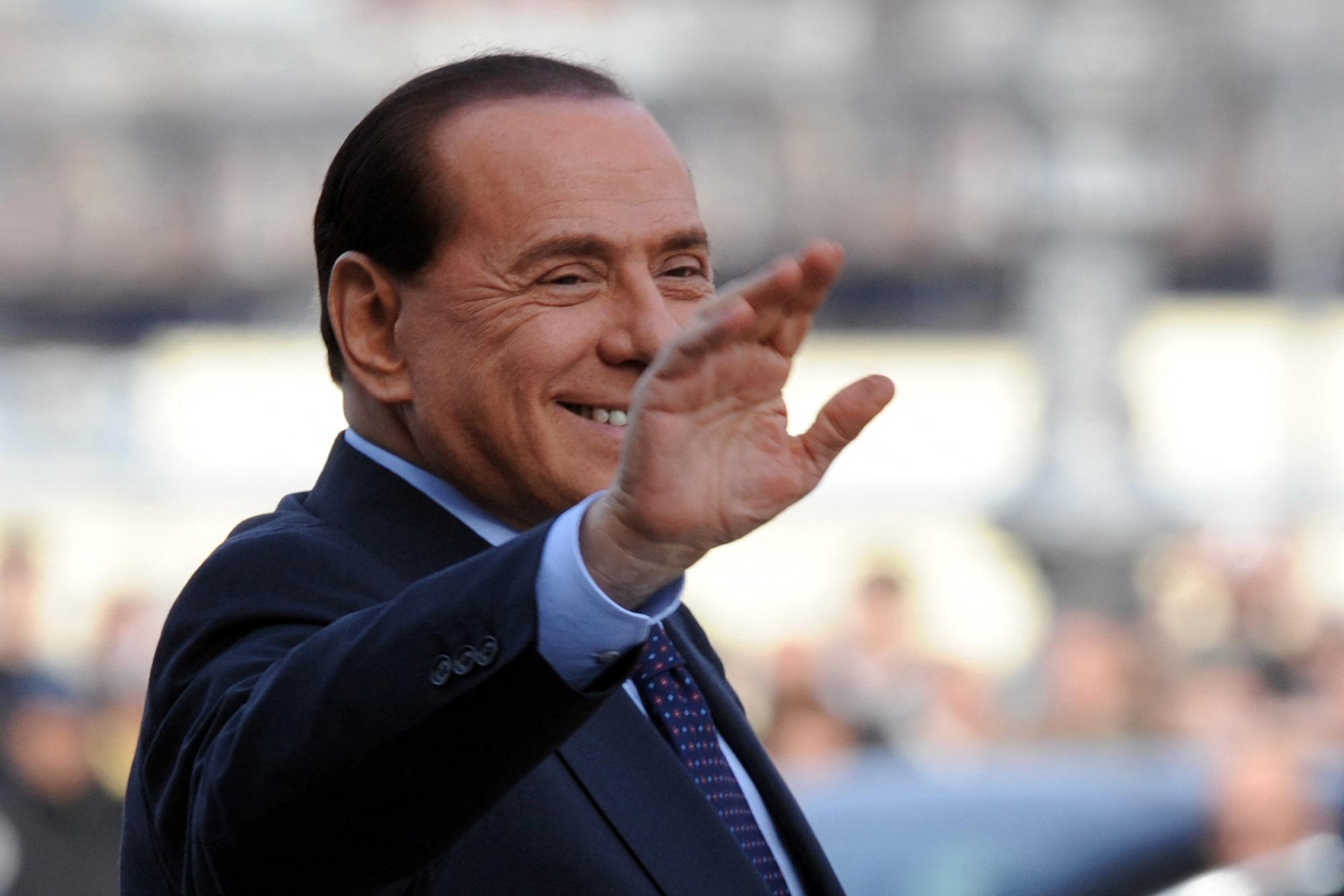 Berlusconi, spunta nuovo testamento: "È stato firmato in Colombia"
