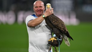 Bernabè, la protesi al pene e il video: la Lazio "allibita" caccia il falconiere