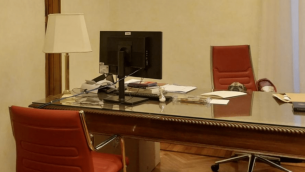 Biancofiore 'brucia' tutti: il suo carlino Puggy è il primo cane in Senato