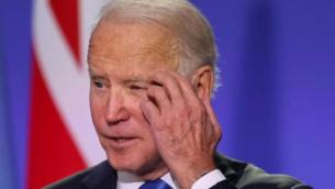 Biden di nuovo positivo, il medico: "Torna in isolamento"