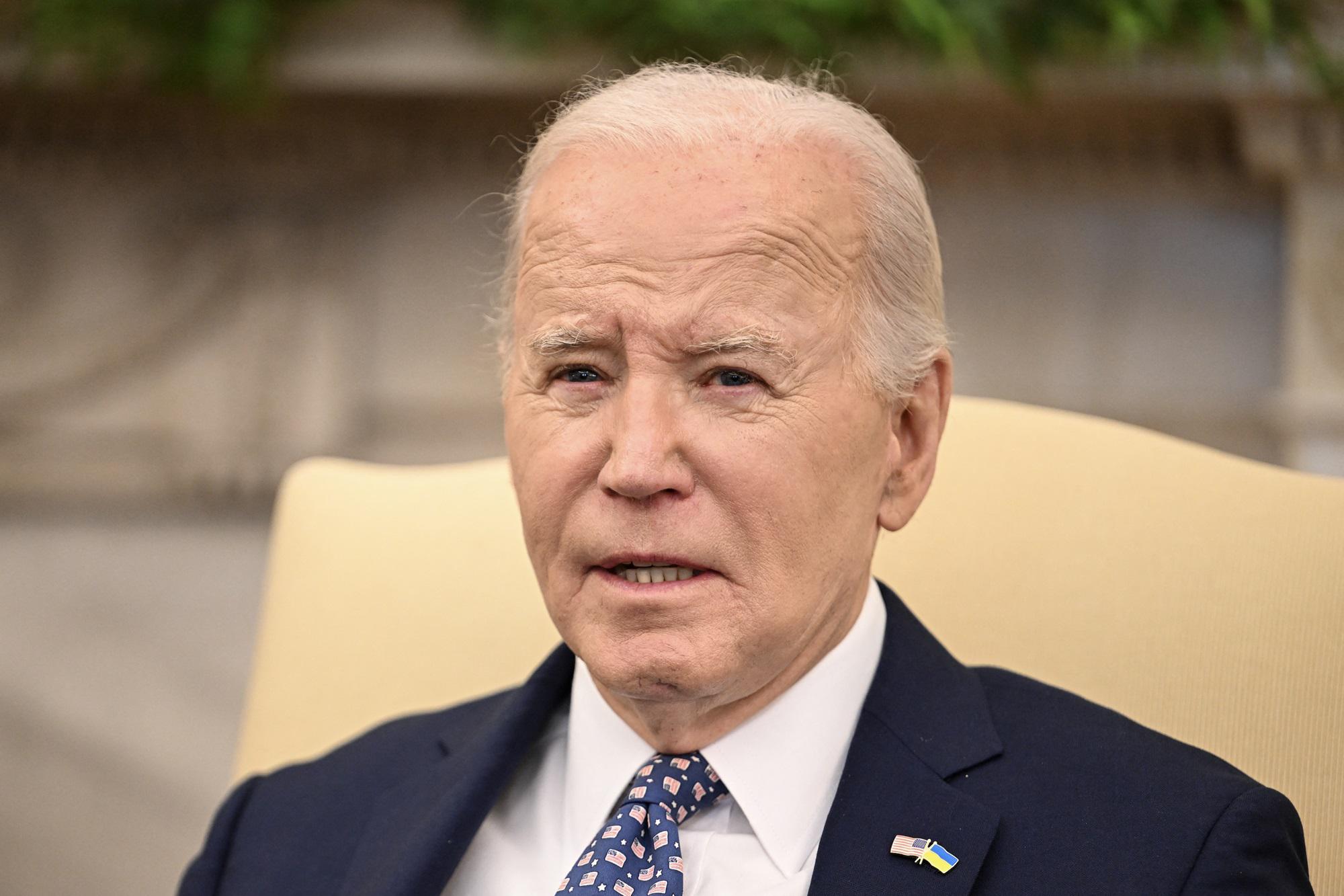 Biden frena su auto elettriche: "Cina potrebbe usarle per spiarci"