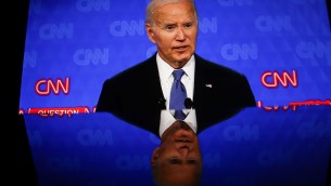 Biden resiste ma dem sotto shock: come e chi potrebbe sostituire il presidente