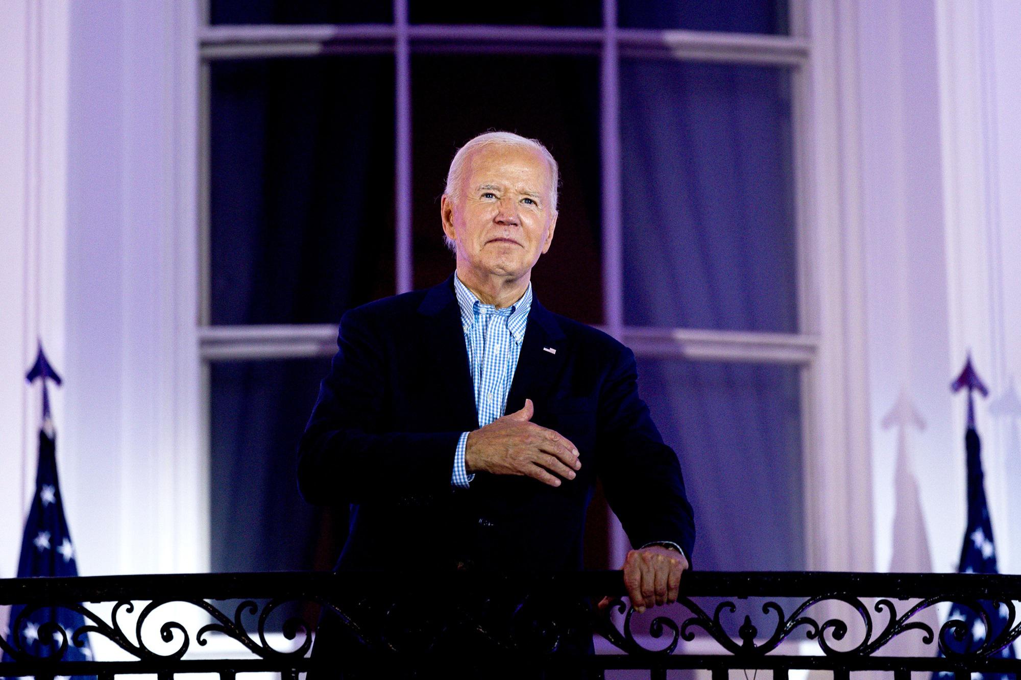 Biden, segnali di resa? Il presidente chiede: "Kamala Harris può vincere?"