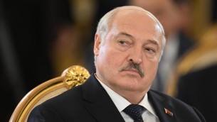 Bielorussia, Lukashenko: "Iniziato trasferimento armi nucleari dalla Russia"