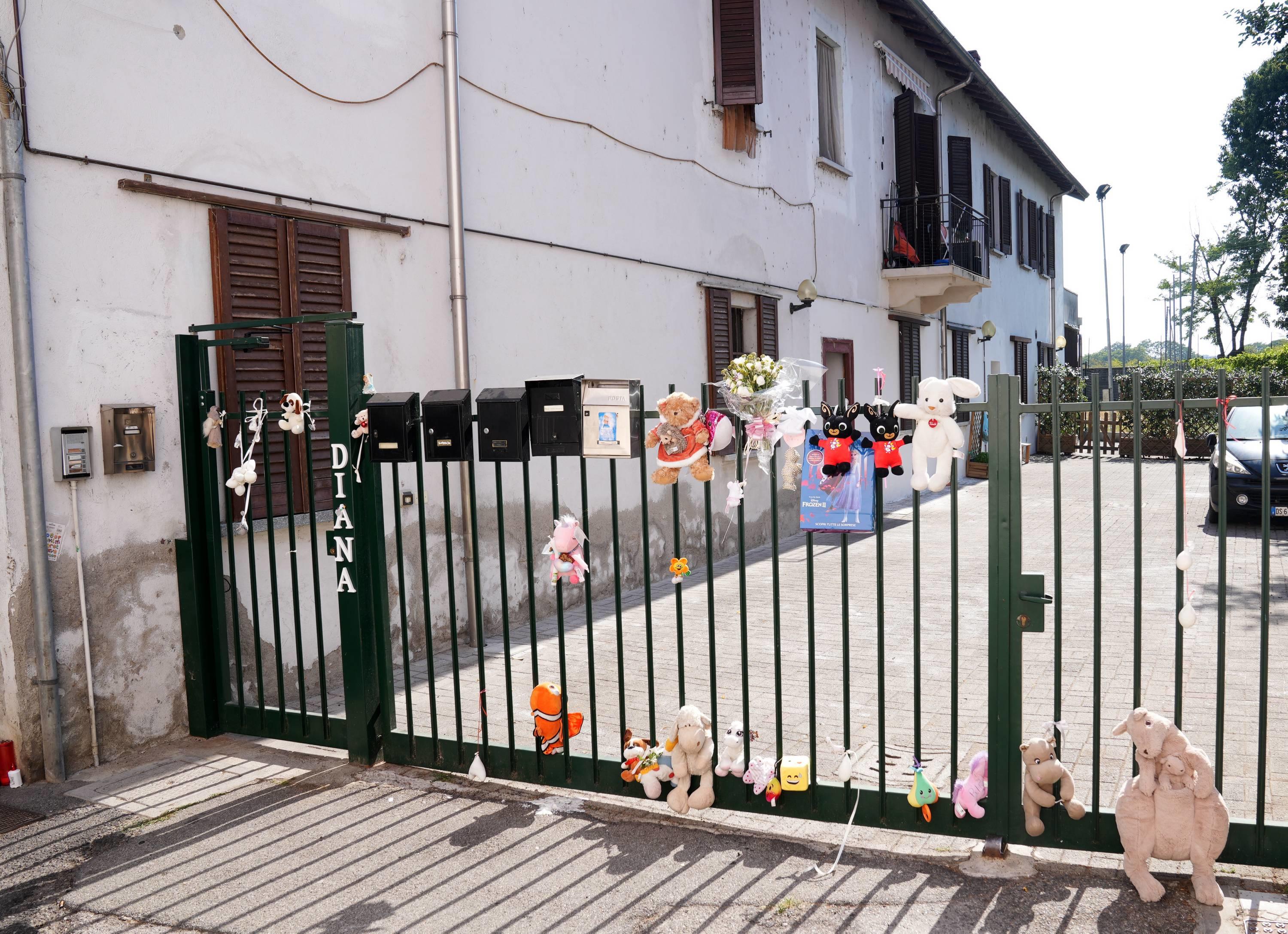 Bimba morta di stenti a Milano, la madre: "Nessun abuso"