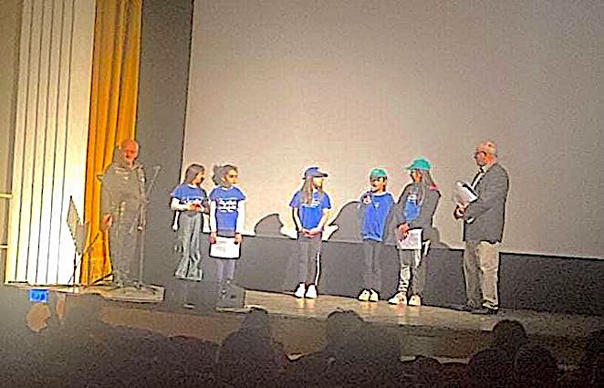 bimbi-a-scuola-con-costabile