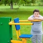 Bimbi di campagna più grassi, sedentari e schermo-dipendenti: lo studio