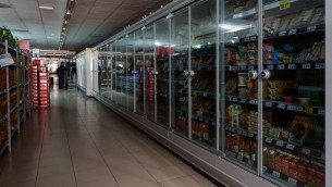 Blackout Spagna, boom ricerche online: quanto resiste cibo in frigo?
