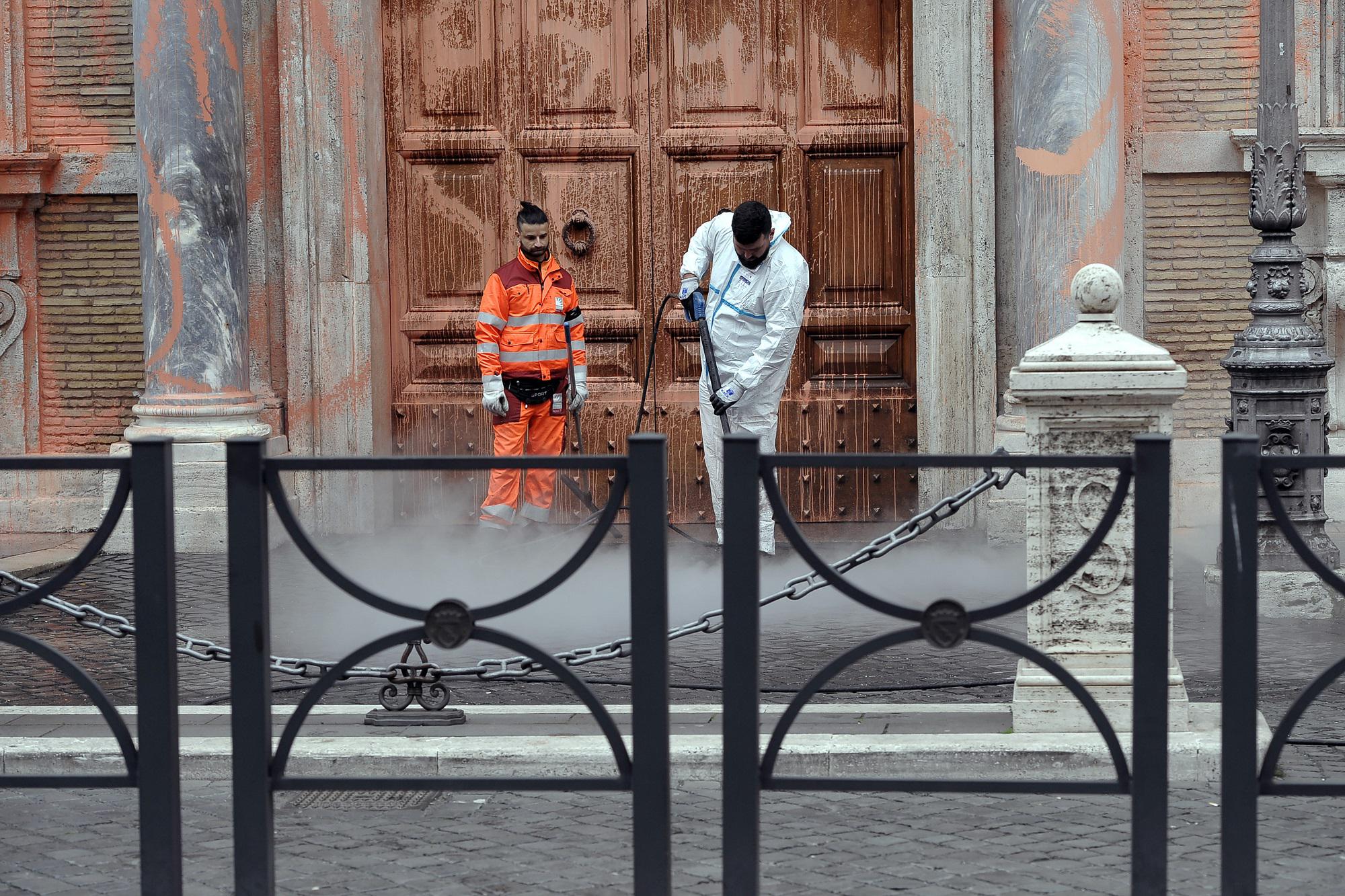 Blitz Senato, attivisti arrestati: "In cella ma facciata è già pulita: avanti con disobbedienza"