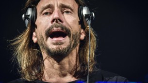 Bob Sinclair e lo sfogo social: "Sono depresso, spegnete i cellulari in discoteca"