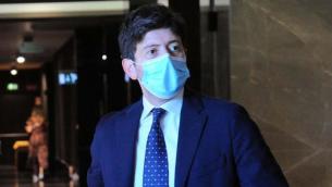 Bocciata sfiducia a Speranza, lui: "Continuerò a lavorare con onore"